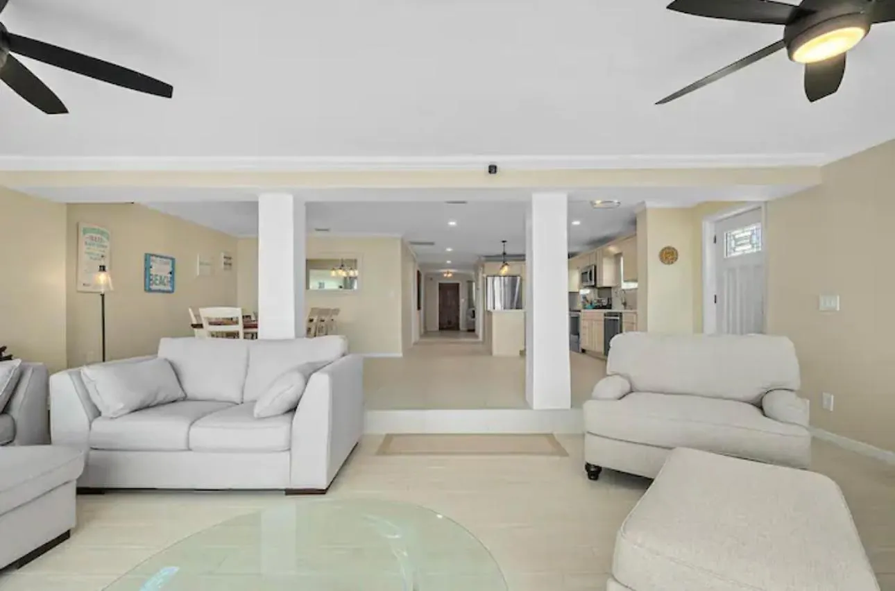 Oceanfront Beach Villa On Daytona Beach Shores